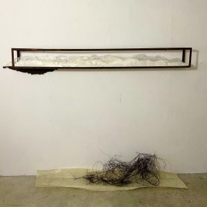 Nest unter Goldenen Bergen 2024 180 x 20 x 17 cm